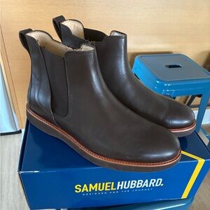 Like new Samuel Hubbard 24 Seven dark brown boots with box